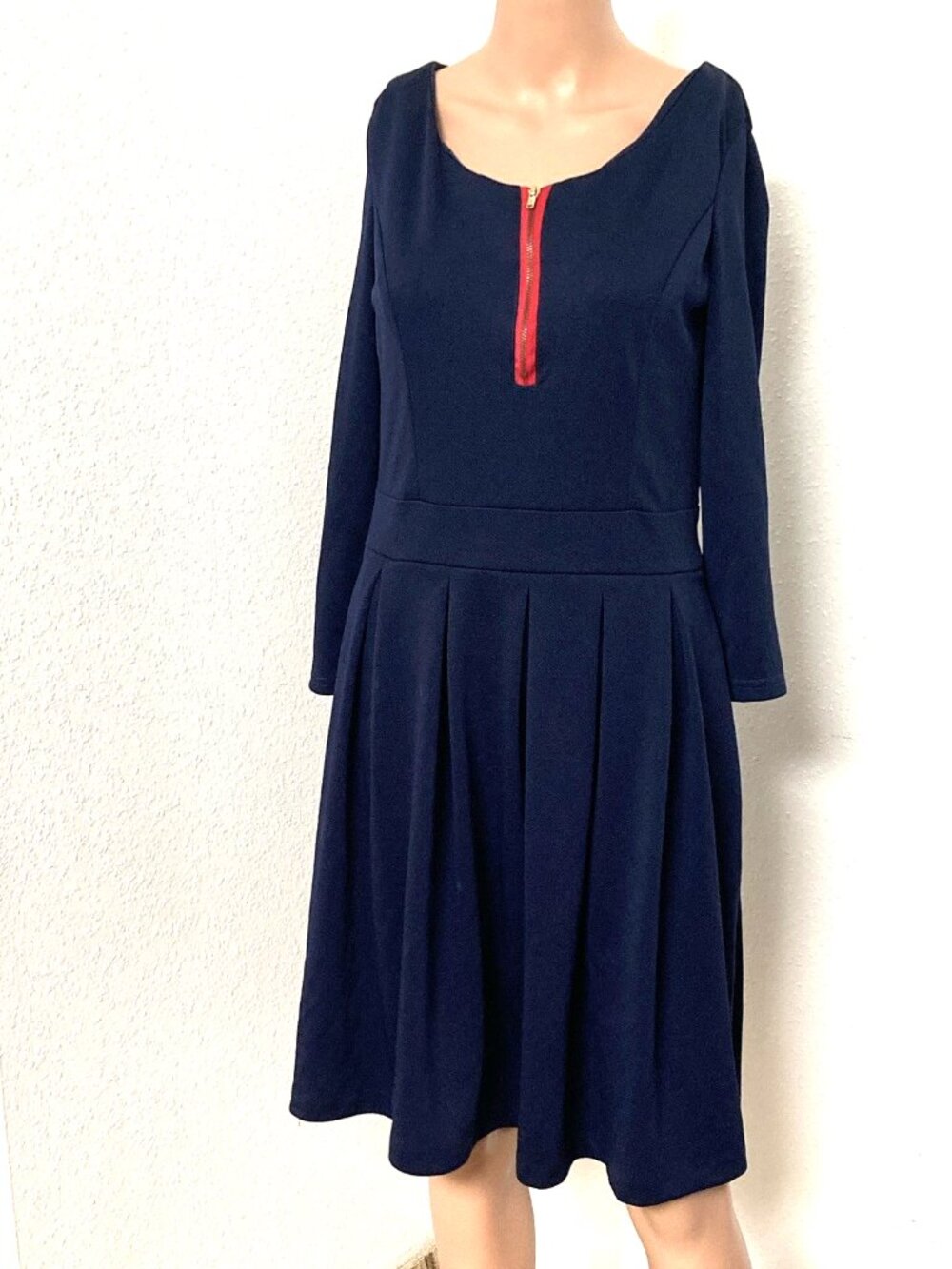 NOMMO Women’s Navy Pleated A-Line Dress M Scoop Neck Long Sleeve Knee Length